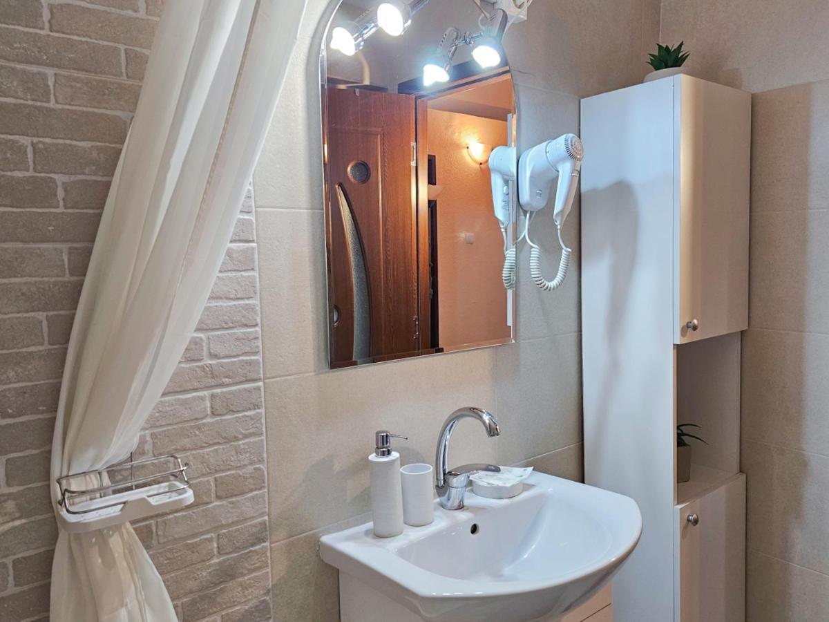Central Park Apartment Турда Экстерьер фото